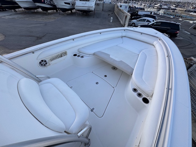 slider 7 Boston Whaler  320 Outrage